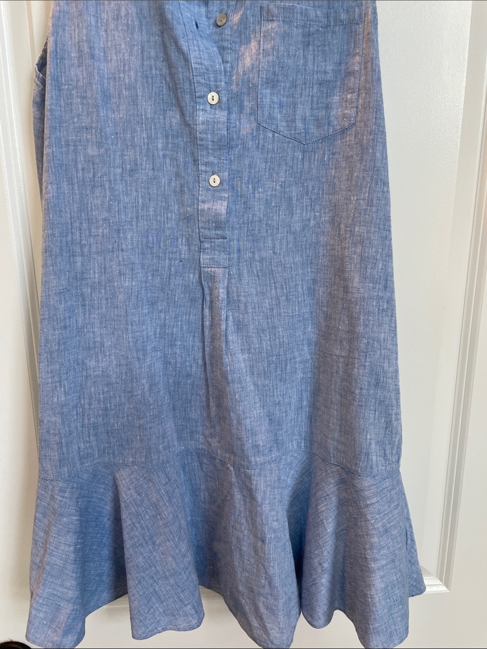 Tuckernuck Sleeveless Chambray Button-Front Dress in Light Blue - Picture 4 of 6